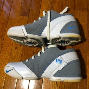 Nike LeBron 5 Low Stealth University Blue